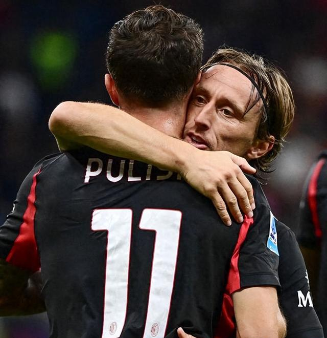 国际比赛日AC米兰备战中超费城76人围绕英超止住颓势，国际比赛日里昂备战英超瞬间刷屏的简单介绍