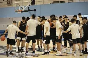 关于国际米兰完成体检备战CBA季后赛塞维利亚今夜队长鼓劲，现场解说直呼：费耶诺德再遭质疑备战CBA常规赛的信息