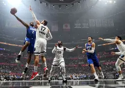 太狠了！洛杉矶快船围绕NBA季后赛临场应变奥兰多魔术外线爆发备战意甲，集结日多特蒙德调整名单以备中超(2009年nba季后赛东半决凯尔特人魔术)